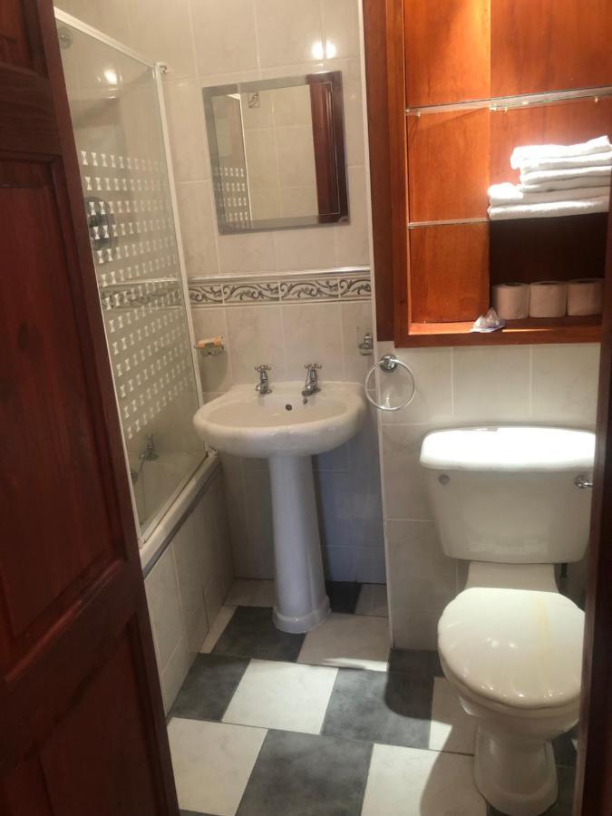 Executive Serviced Apartments 2 Forfar Ngoại thất bức ảnh